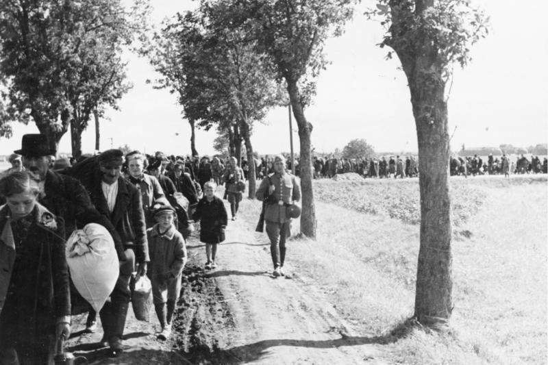 1939年波蘭西部，種族屠殺開始（Bundesarchiv, R 49 Bild-0131 / Wilhelm Holtfreter@Wikipedia / CC BY-SA 3.0 de）