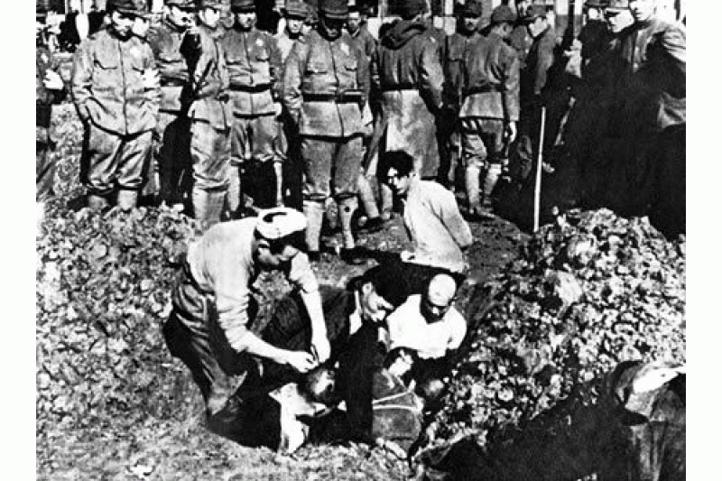 南京大屠殺,日本人活埋中國人(維基百科) 南京大屠殺,日本人活埋中國人(維基百科)