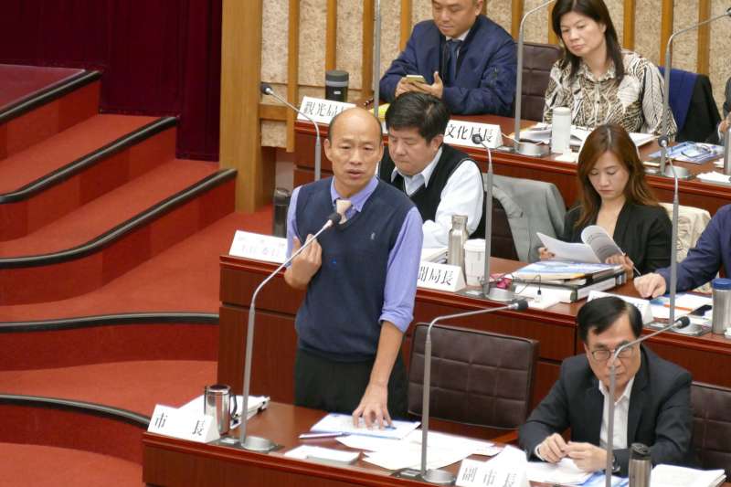 高雄市長韓國瑜18日到市議會備詢。(取自高雄市議會臉書) 高雄市長韓國瑜18日到市議會備詢。(取自高雄市議會臉書)