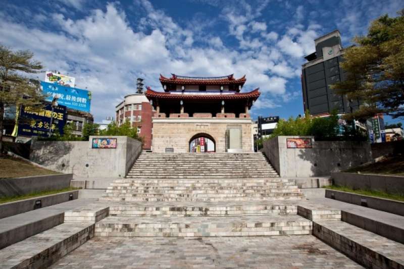 20190130-羿雯春節留稿專題配圖-2019漫遊小鎮年「經典小鎮攻略指南」。圖五:新竹市舊城區東門城。(取自交通部觀光局「台灣經典小鎮」網站) 20190130-羿雯春節留稿專題配圖-2019漫遊小鎮年「經典小鎮攻略指南」。圖五:新竹市舊城區東門城。(取自交通部觀光局「台灣經典小鎮」網站)