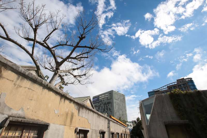 20190212-天氣晴朗配圖,藍天,多雲時晴,華山文創園區。(顏麟宇攝) 20190212-天氣晴朗配圖,藍天,多雲時晴,華山文創園區。(顏麟宇攝)