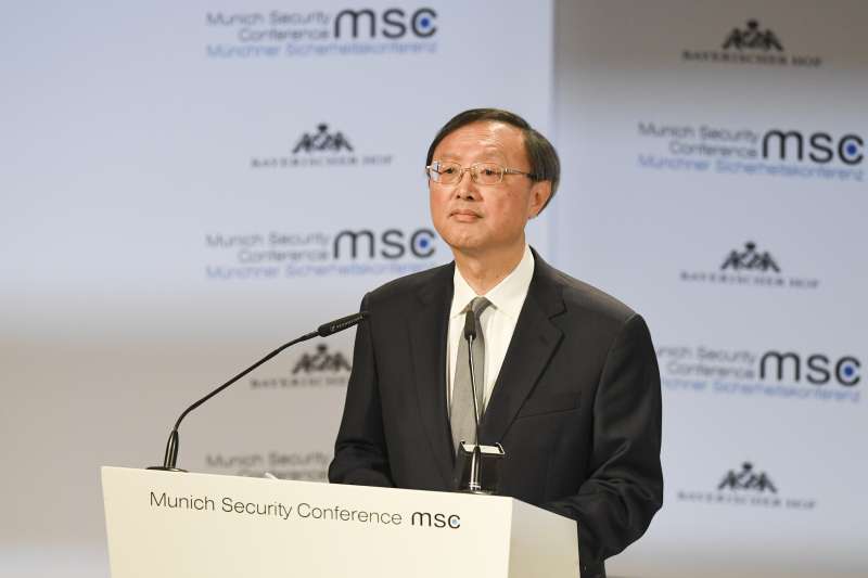 中共中央政治局委員楊潔箎16日在慕尼黑安全會議上抨擊保護主義。(AP) 中共中央政治局委員楊潔箎16日在慕尼黑安全會議上抨擊保護主義。(AP)