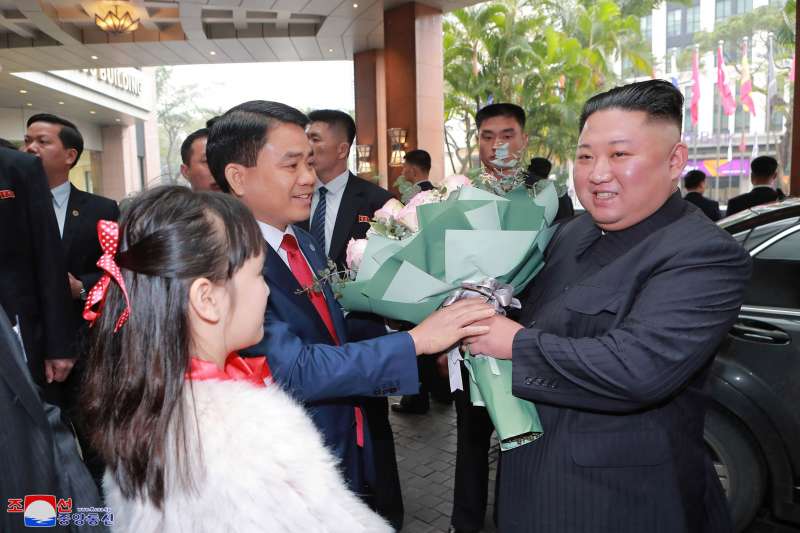 2月26日,北韓(朝鮮)國務委員會委員長金正恩抵達越南河內的美利亞酒店(美聯社) 2月26日,北韓(朝鮮)國務委員會委員長金正恩抵達越南河內的美利亞酒店(美聯社)