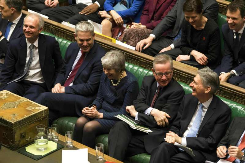 英國首相梅伊在下議院。(美聯社) 英國首相梅伊在下議院。(美聯社)