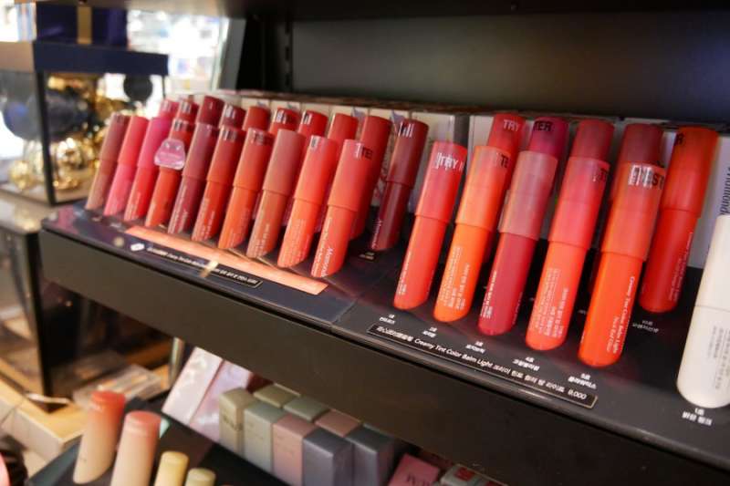 Creamy Tint Color Lipbalm蠟筆唇膏(KKDAY提供) Creamy Tint Color Lipbalm蠟筆唇膏(KKDAY提供)