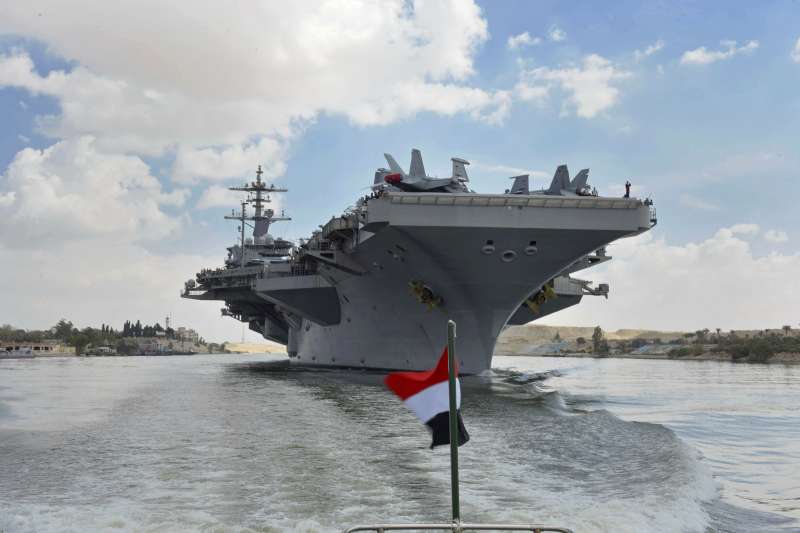 2019年5月,美國海軍航空母艦「林肯號」率航母打擊群前往波斯灣,應對伊朗的「軍事威脅」(AP) 2019年5月,美國海軍航空母艦「林肯號」率航母打擊群前往波斯灣,應對伊朗的「軍事威脅」(AP)