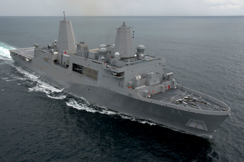 美國海軍「阿靈頓號」（USS Arlington）兩棲船塢登陸艦（LPD）（US Navy）