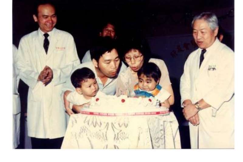 20190528 upload-天如專題-1994年台灣首例活體肝臟移植手術。(取自陳肇隆個人網站) 20190528 upload-天如專題-1994年台灣首例活體肝臟移植手術。(取自陳肇隆個人網站)