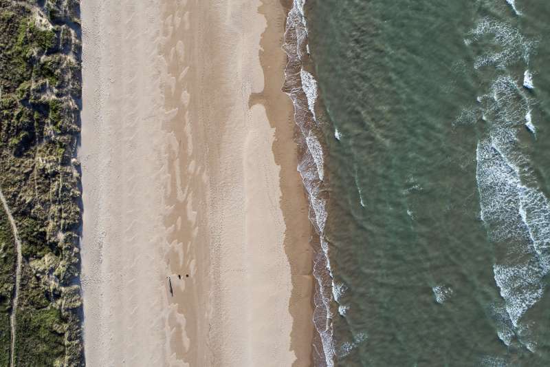 奧瑪哈海灘現今的空拍圖。（AP）