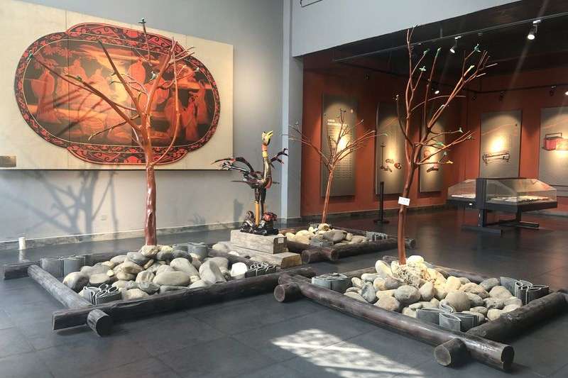 荊楚非物質文化遺產技能傳承院內漆器作品展示。(新華社) 荊楚非物質文化遺產技能傳承院內漆器作品展示。(新華社)