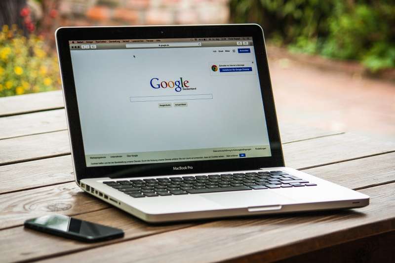Google監控使用者大大小小的網路行為(取自Pixabay) Google監控使用者大大小小的網路行為(取自Pixabay)