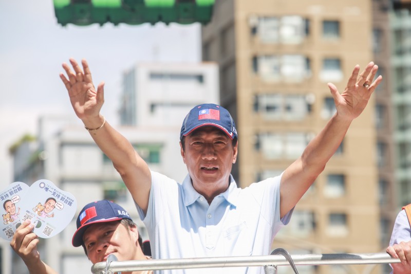 20190714-國民黨總統初選參選人郭台銘14日進行「跟著郭懂遊街去」，為初選投票最後做衝刺。（簡必丞攝）