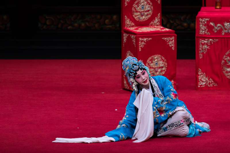 林庭瑜嗓音甜美,飾演的蘭英公主,引人悲憫,倉皇中驚駭不失婉約。(作者提供) 林庭瑜嗓音甜美,飾演的蘭英公主,引人悲憫,倉皇中驚駭不失婉約。(作者提供)