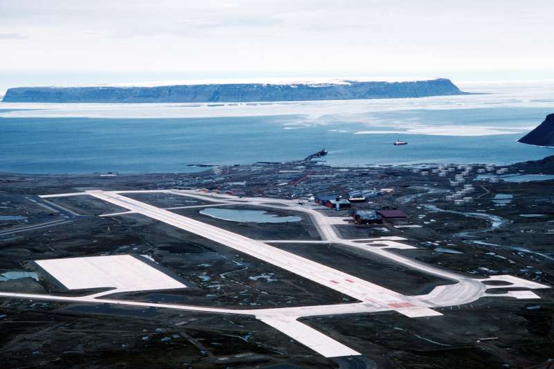 格陵蘭島美軍「土勒空軍基地」(Thule Air Base)(Wikipedia / Public Domain) 格陵蘭島美軍「土勒空軍基地」(Thule Air Base)(Wikipedia / Public Domain)
