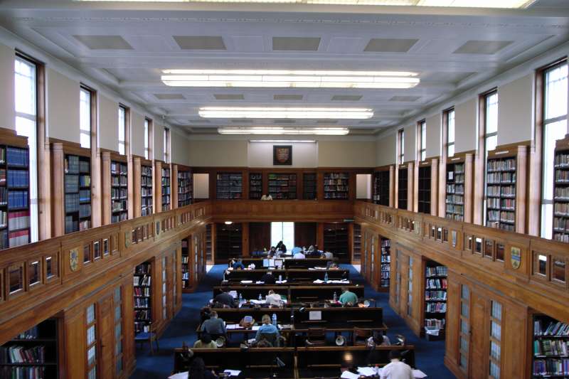 倫敦大學的Senate House Library（stevecadman@Wikipedia / CC BY-SA 2.0）