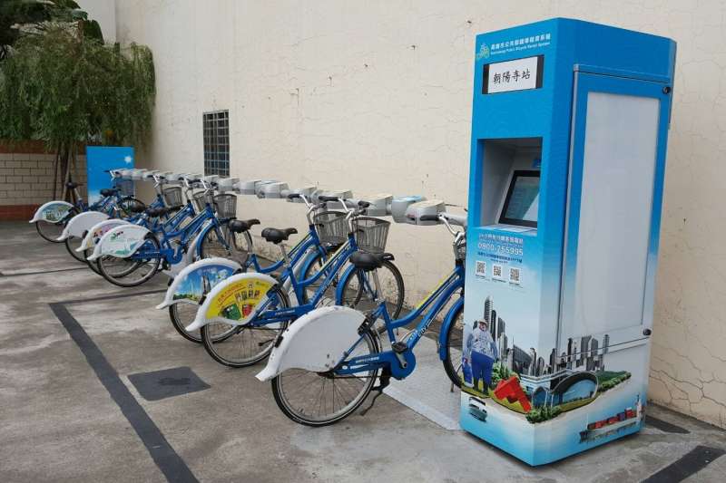 全市Ctiy bike公共腳踏車304個據點主管機關將從環保局 移至交通局,並將公車結合Ctiy bike接駁,串聯大眾運輸系統,一 起把大眾運輸量的餅做大。(圖/徐炳文攝) 全市Ctiy bike公共腳踏車304個據點主管機關將從環保局 移至交通局,並將公車結合Ctiy bike接駁,串聯大眾運輸系統,一 起把大眾運輸量的餅做大。(圖/徐炳文攝)