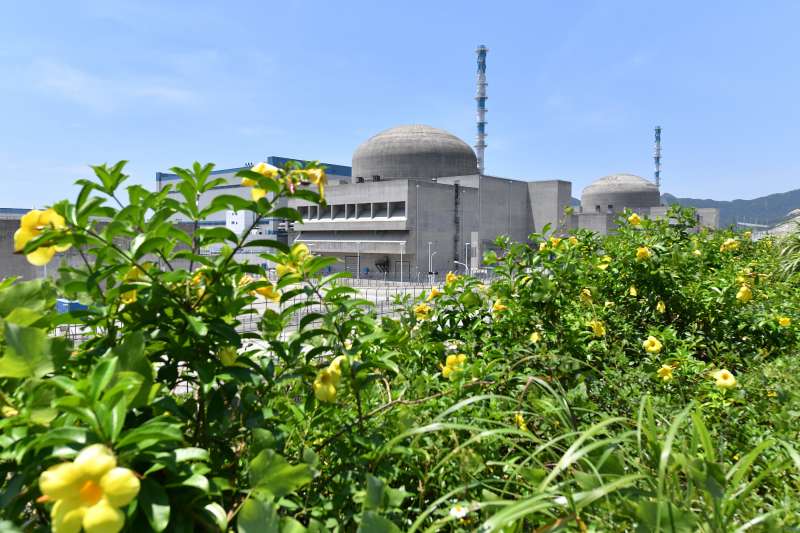 廣東省台山市赤溪鎮的台山核電站兩台單機容量為175萬千瓦的核電機組(新華社) 廣東省台山市赤溪鎮的台山核電站兩台單機容量為175萬千瓦的核電機組(新華社)