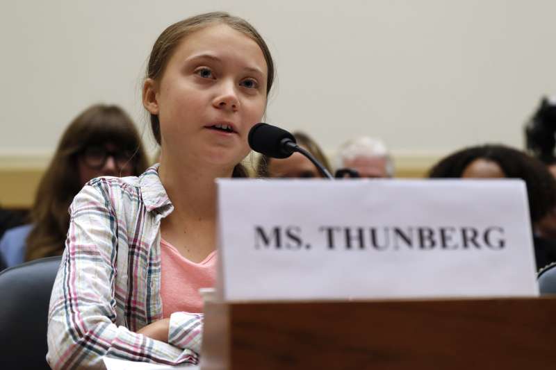 呼籲全球關注氣候變遷議題的瑞典少女桑伯格出席美國國會聽證會(AP) 呼籲全球關注氣候變遷議題的瑞典少女桑伯格出席美國國會聽證會(AP)