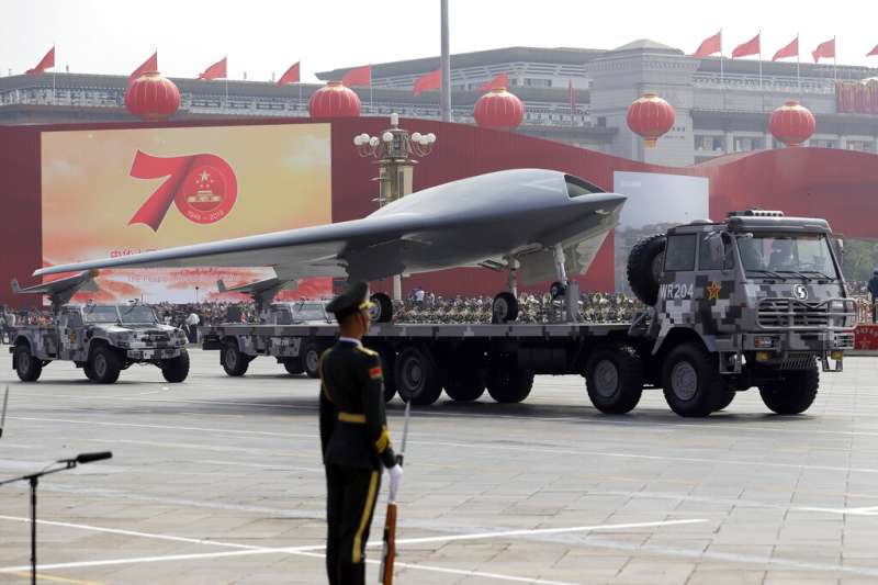 2019十一國慶的天安門大閱兵、解放軍、無人機。(美聯社) 2019十一國慶的天安門大閱兵、解放軍、無人機。(美聯社)