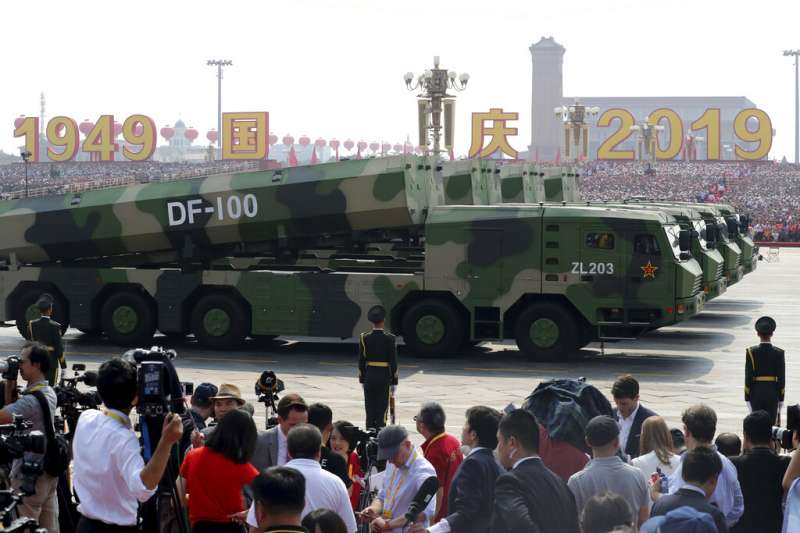 2019十一國慶大閱兵、解放軍、東風-100。(美聯社) 2019十一國慶大閱兵、解放軍、東風-100。(美聯社)