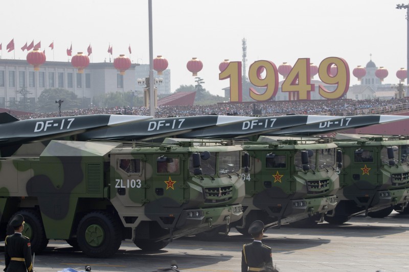 2019年10月1日,中國以大閱兵慶祝建國70周年,這是東風-17(DF-17)近程彈道飛彈。(美聯社) 2019年10月1日,中國以大閱兵慶祝建國70周年,這是東風-17(DF-17)近程彈道飛彈。(美聯社)