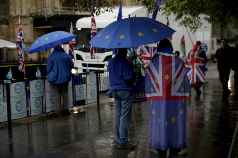 英國離開歐盟保護傘,英國脫歐。(AP) 英國離開歐盟保護傘,英國脫歐。(AP)
