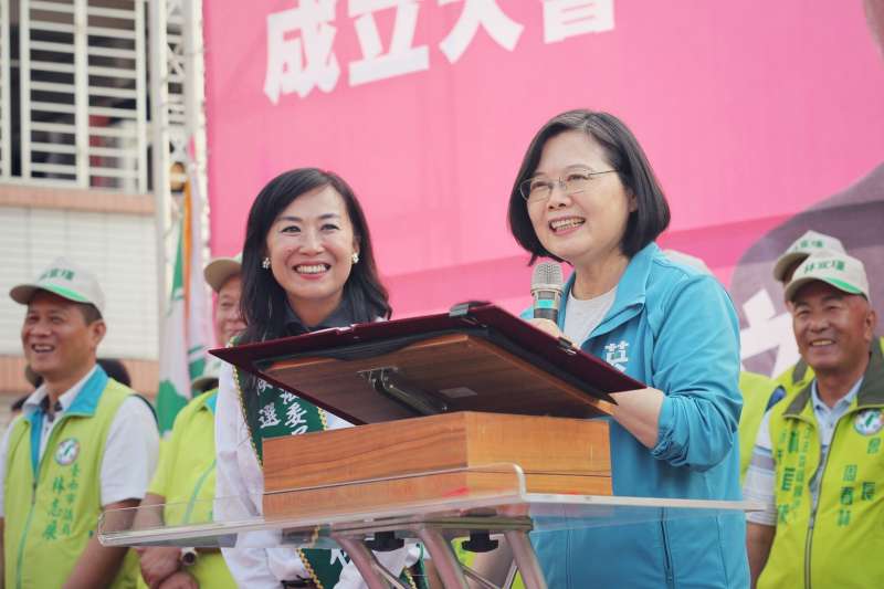 20191102-總統蔡英文2日下午前往台南,出席民進黨立委參選人林宜瑾競選總部成立大會。(蔡英文競選辦公室提供) 20191102-總統蔡英文2日下午前往台南,出席民進黨立委參選人林宜瑾競選總部成立大會。(蔡英文競選辦公室提供)