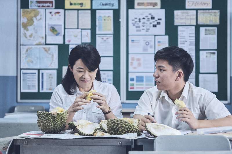 電影《熱帶雨》劇照,(左起)演員楊雁雁、許家樂。(長景鹿工作室提供) 電影《熱帶雨》劇照,(左起)演員楊雁雁、許家樂。(長景鹿工作室提供)