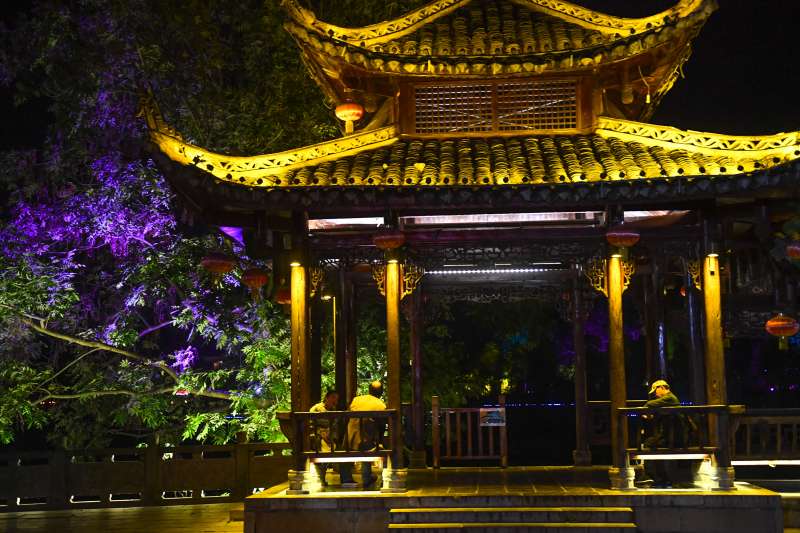 湖南湘西花垣縣邊城鎮夜景一角。(新華社) 湖南湘西花垣縣邊城鎮夜景一角。(新華社)