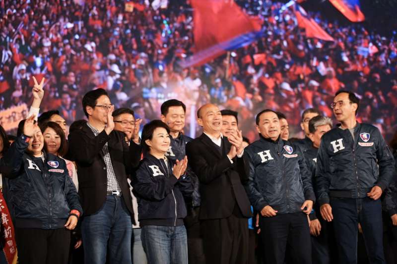 20200109-民黨總統候選人韓國瑜「台灣安全、人民有錢」晚會9日傍晚於凱道前登場。(簡必丞攝) 20200109-民黨總統候選人韓國瑜「台灣安全、人民有錢」晚會9日傍晚於凱道前登場。(簡必丞攝)
