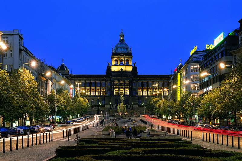 聖溫賽拉斯廣場(Václavské náměstí) 聖溫賽拉斯廣場(Václavské náměstí)