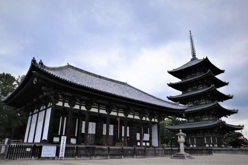【興福寺之東金堂與五重塔】 【興福寺之東金堂與五重塔】