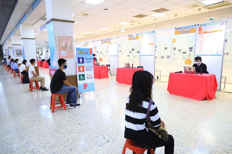 台中視訊就業博覽會21、22兩日在中興大學,第一天就吸引相當多應屆畢業生參加。(圖/台中市政府) 台中視訊就業博覽會21、22兩日在中興大學,第一天就吸引相當多應屆畢業生參加。(圖/台中市政府)