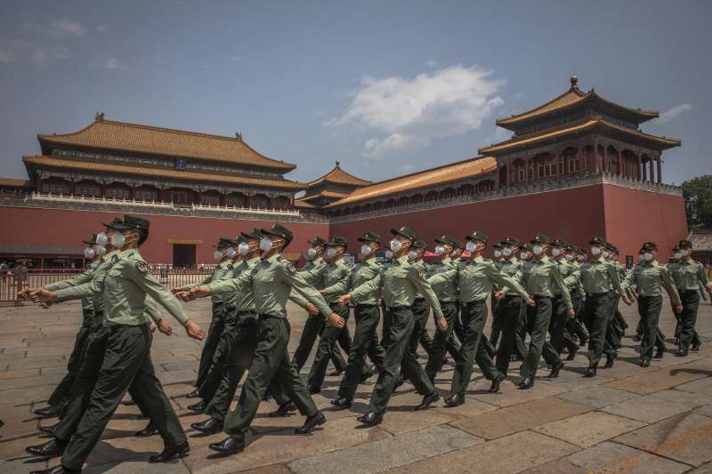 2020年中國兩會,解放軍巡邏天安門廣場(AP) 2020年中國兩會,解放軍巡邏天安門廣場(AP)