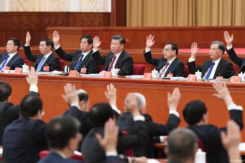 中央政治局常委:韓正、王滬寧、栗戰書、習近平、李克強、汪洋、趙樂際。(新華社) 中央政治局常委:韓正、王滬寧、栗戰書、習近平、李克強、汪洋、趙樂際。(新華社)
