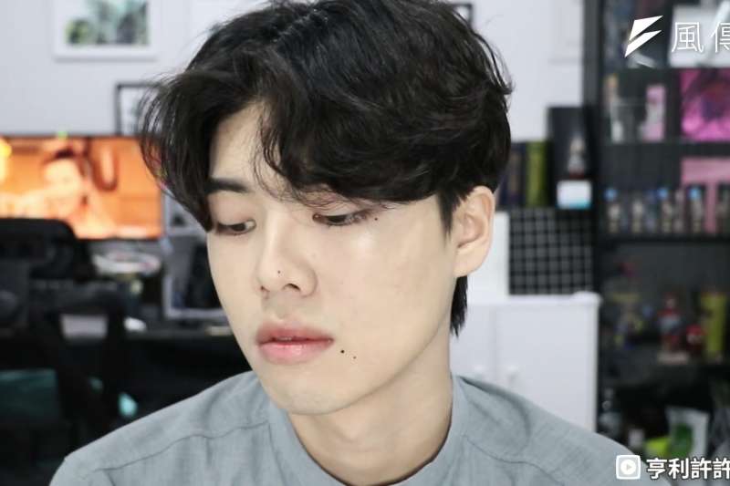 一秒變身韓國歐巴 韓系 ㄦ字瀏海 這麼簡單 教你戴安全帽也不怕塌的秘訣 影音 風傳媒 一秒變身韓國歐巴 韓系 ㄦ字瀏海 這麼簡單 教你戴安全帽也不怕塌的秘訣 影音 風傳媒