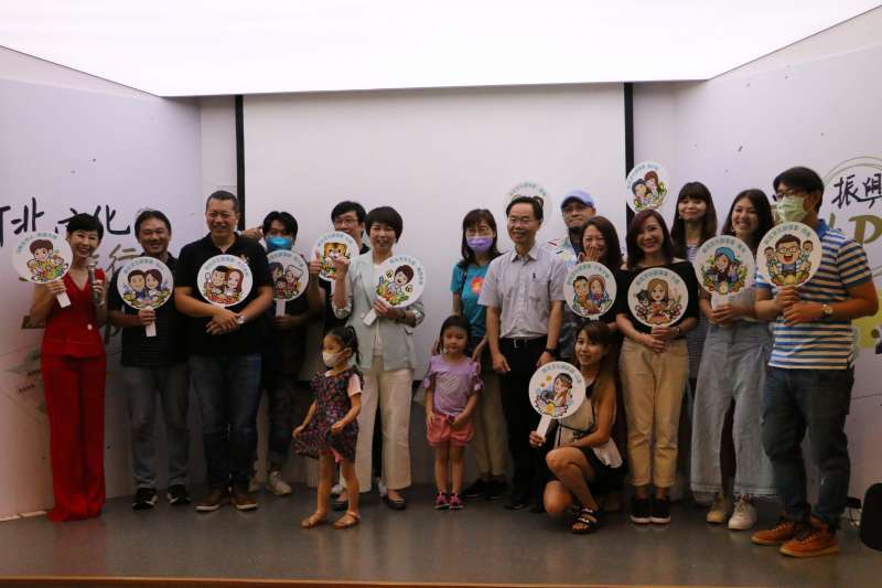 為推廣新北文化輕旅行,新北市文化局今(13)日與十位人氣部落客合作,分享新北市具有深度文化又好吃好拍的玩法。(圖/新北市文化局提供) 為推廣新北文化輕旅行,新北市文化局今(13)日與十位人氣部落客合作,分享新北市具有深度文化又好吃好拍的玩法。(圖/新北市文化局提供)