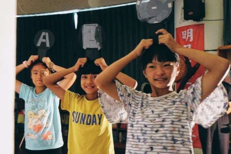 秋野芒劇團 點火計畫 以光影點亮小朋友的世界 風傳媒