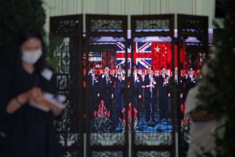 香港國安法:英國無限期暫停與香港的《引渡協定》,並把對中國的武器禁運令延伸至香港(AP) 香港國安法:英國無限期暫停與香港的《引渡協定》,並把對中國的武器禁運令延伸至香港(AP)