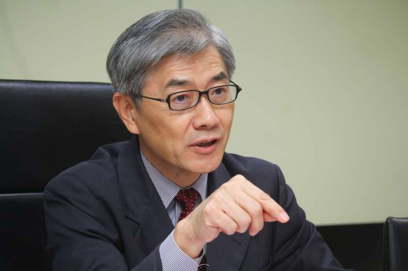 金管會主委黃天牧曾對媒體表示,做為金融主管機關,在金融教育上要提供年輕人適當的管道認識理財的重要性;下班經濟學針對「盤中零股交易」進行調查,探討年輕人對新政策的接受程度(蔡親傑攝)