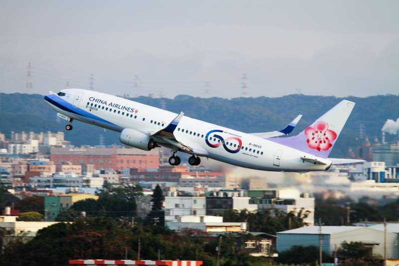 中華航空將於8月22日推出「浪漫七夕、愛在華航」活動,8月14日09:00起,即可在合作旅行社(康福、雄獅、易遊網及山富旅行社)購票。(圖/華航提供) 中華航空將於8月22日推出「浪漫七夕、愛在華航」活動,8月14日09:00起,即可在合作旅行社(康福、雄獅、易遊網及山富旅行社)購票。(圖/華航提供)