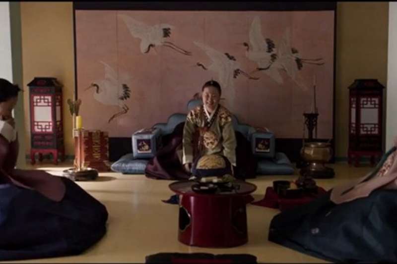 疼愛世子的後宮長輩們(圖片/取自方格子) 疼愛世子的後宮長輩們(圖片/取自方格子)