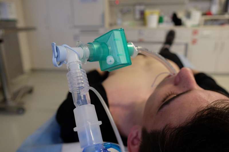 脖子被發現有腫塊 不到一年竟罹癌去世 護理師 沒早點帶爸爸看醫生 是我這輩子最大的遺憾 風傳媒 脖子被發現有腫塊 不到一年竟罹癌去世 護理師 沒早點帶爸爸看醫生 是我這輩子最大的遺憾 風傳媒