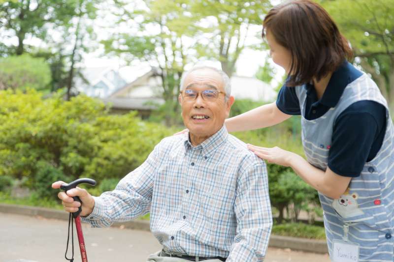 「失能生活扶助保險金」是失能險中最重要的給付項目，可以按照「看護的基本開銷」和「所得替代」的計算來規劃（示意圖／pakutaso）