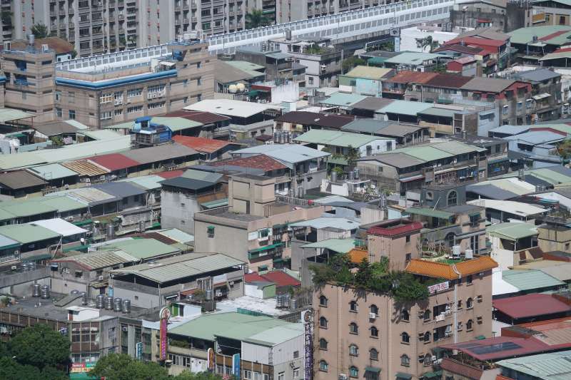 20201101-新北市板橋區樓房一景、房地產、房市、老舊樓房都更配圖。(盧逸峰攝) 20201101-新北市板橋區樓房一景、房地產、房市、老舊樓房都更配圖。(盧逸峰攝)