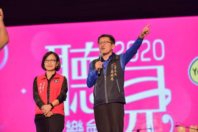 吳威志局長希望勞工局藉由這次聯合演出，提高他們的曝光機會。(圖/台中市政府提供)