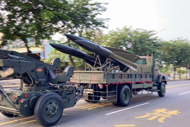 戰備周 不讓陸軍戰甲車搶鋒頭四戰區防空飛彈 兩棲突擊車上路 風傳媒