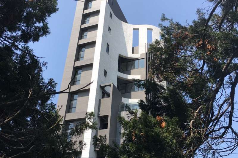 建商涉不法吸金百億元 旗下大直新建案近半被法拍 三拍僅2戶脫標 風傳媒