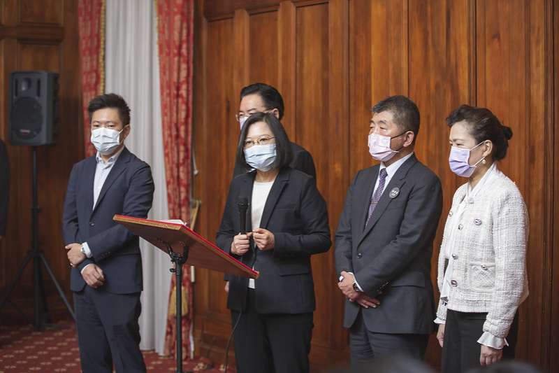 20201212-除總統蔡英文,衛福部長陳時中、交通部長林佳龍、外交部長吳釗燮、經濟部長王美花等,都出席Discovery台灣戰疫全紀錄首映發表記者會。(總統府flickr) 20201212-除總統蔡英文,衛福部長陳時中、交通部長林佳龍、外交部長吳釗燮、經濟部長王美花等,都出席Discovery台灣戰疫全紀錄首映發表記者會。(總統府flickr)