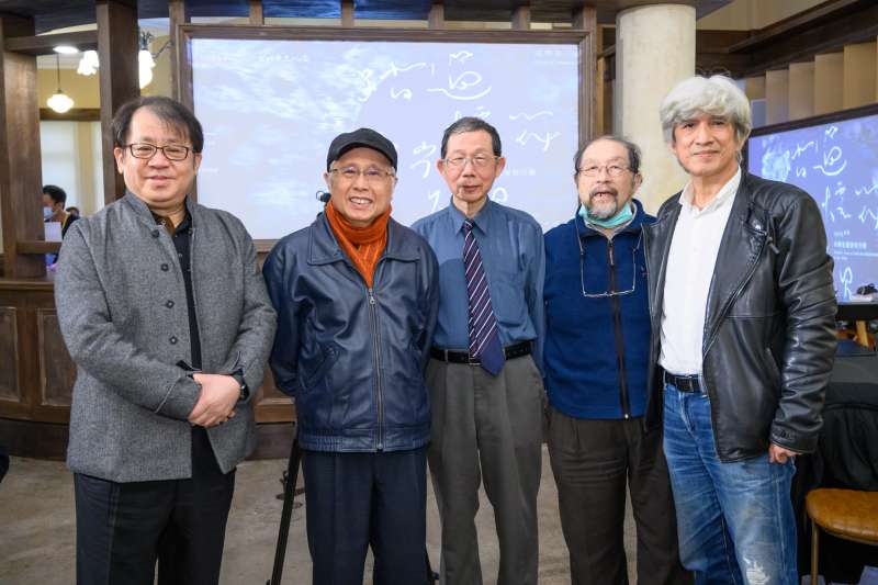 20210104-左起朱宗慶、賴德和、錢南章、丘延亮等人與筆者合影。(王世邦攝影) 20210104-左起朱宗慶、賴德和、錢南章、丘延亮等人與筆者合影。(王世邦攝影)
